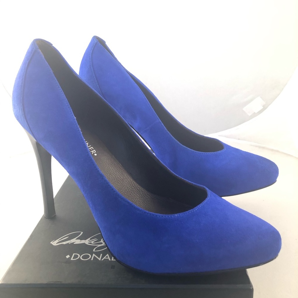 Blue suede pumps size 9